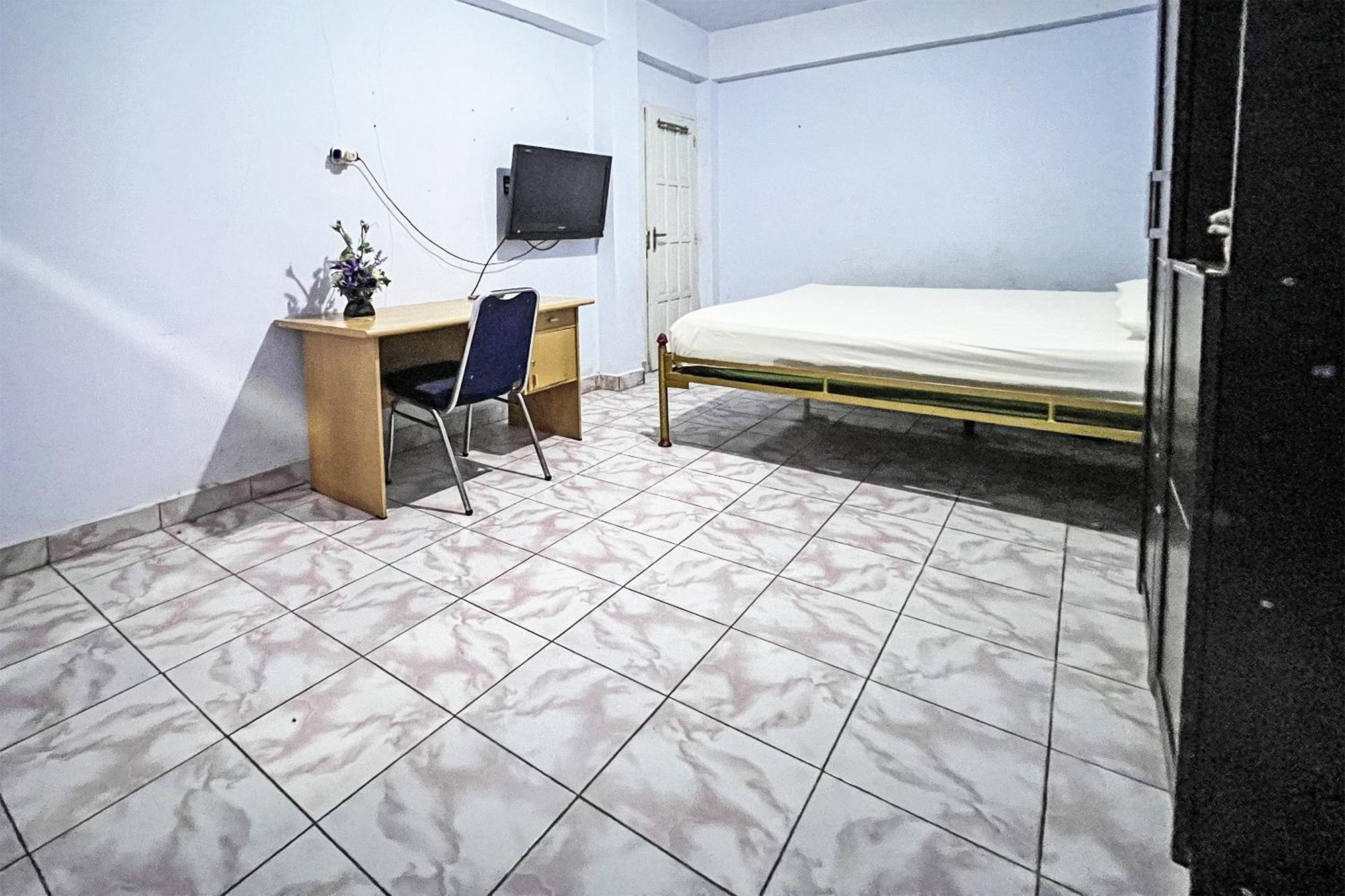 Oyo 91757 Surya Hotelneartaman Anggrek Pkk Watansoppeng Lalabata Buitenkant foto