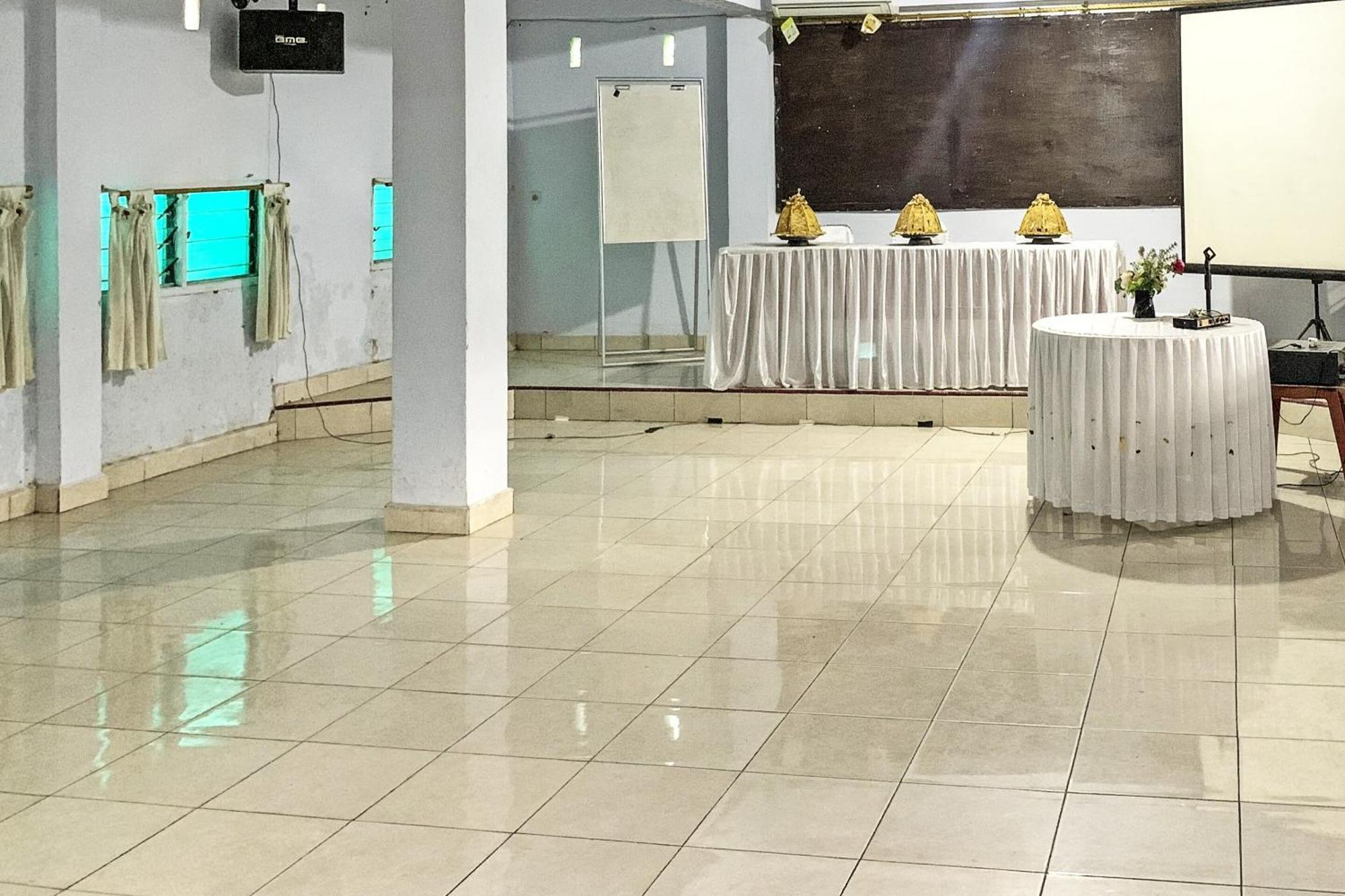 Oyo 91757 Surya Hotelneartaman Anggrek Pkk Watansoppeng Lalabata Buitenkant foto