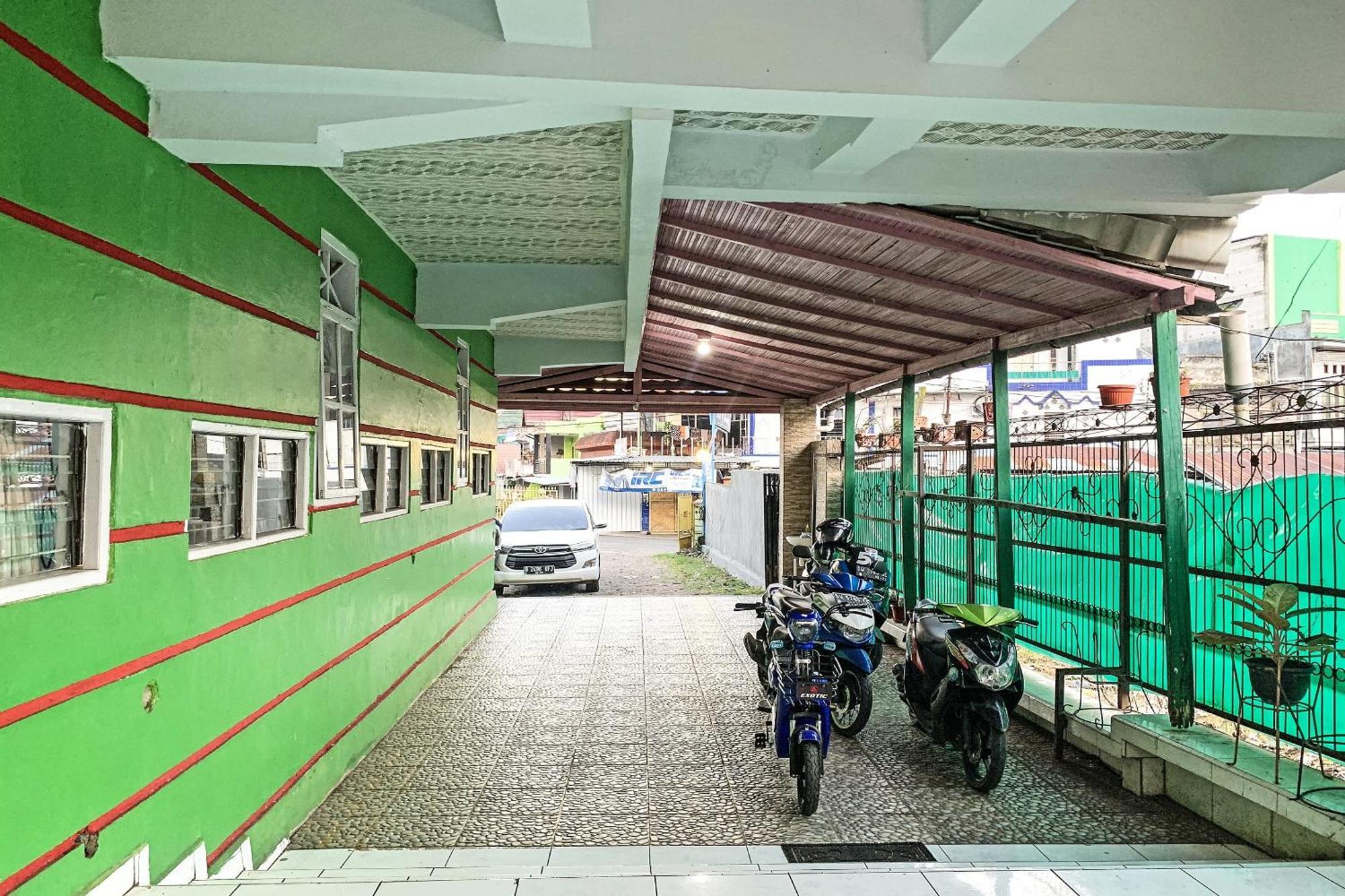 Oyo 91757 Surya Hotelneartaman Anggrek Pkk Watansoppeng Lalabata Buitenkant foto
