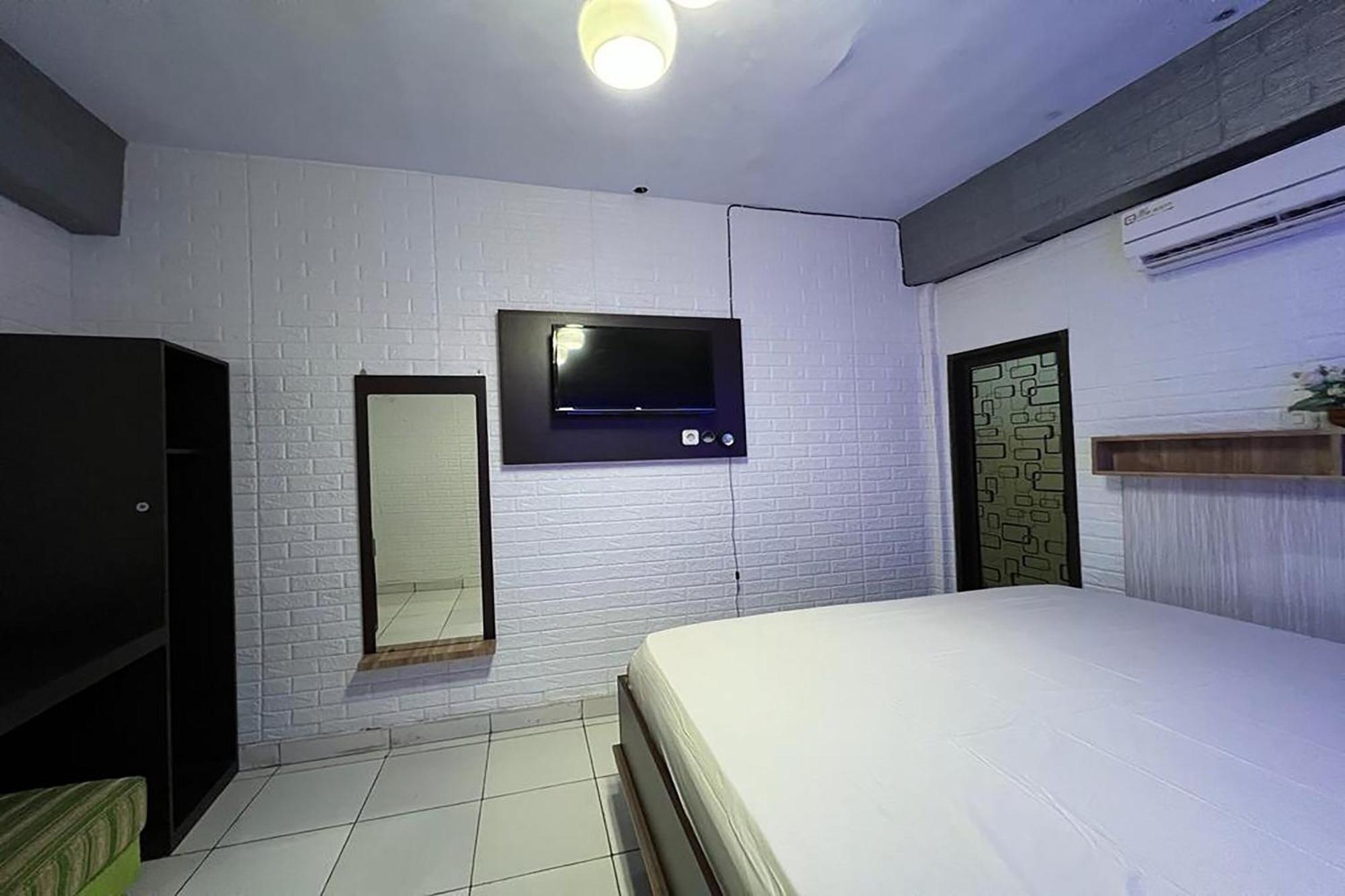 Oyo 91757 Surya Hotelneartaman Anggrek Pkk Watansoppeng Lalabata Buitenkant foto