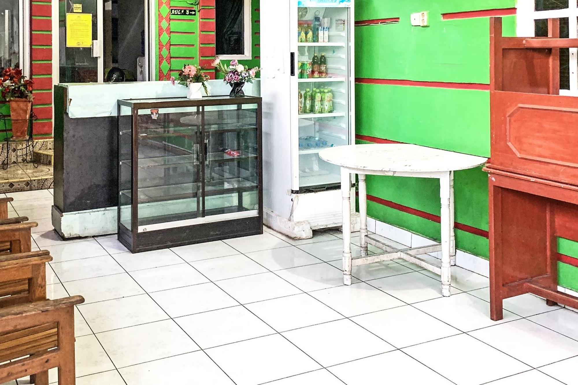 Oyo 91757 Surya Hotelneartaman Anggrek Pkk Watansoppeng Lalabata Buitenkant foto