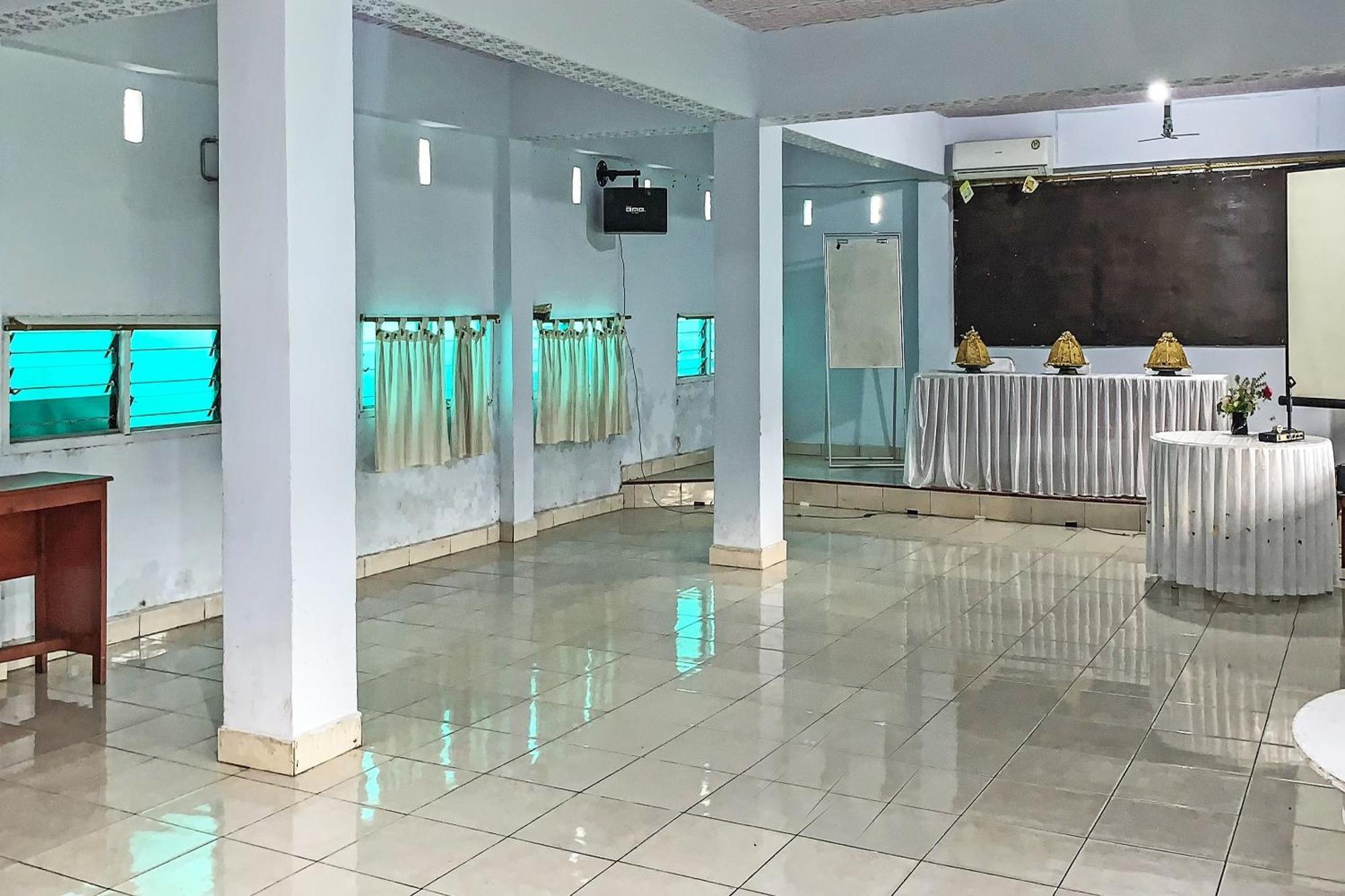 Oyo 91757 Surya Hotelneartaman Anggrek Pkk Watansoppeng Lalabata Buitenkant foto